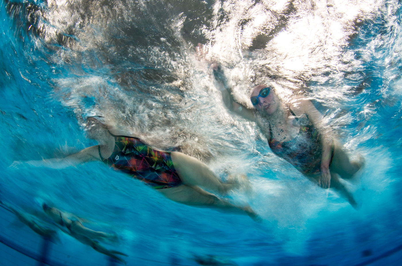 Swimming Swimmers úszás