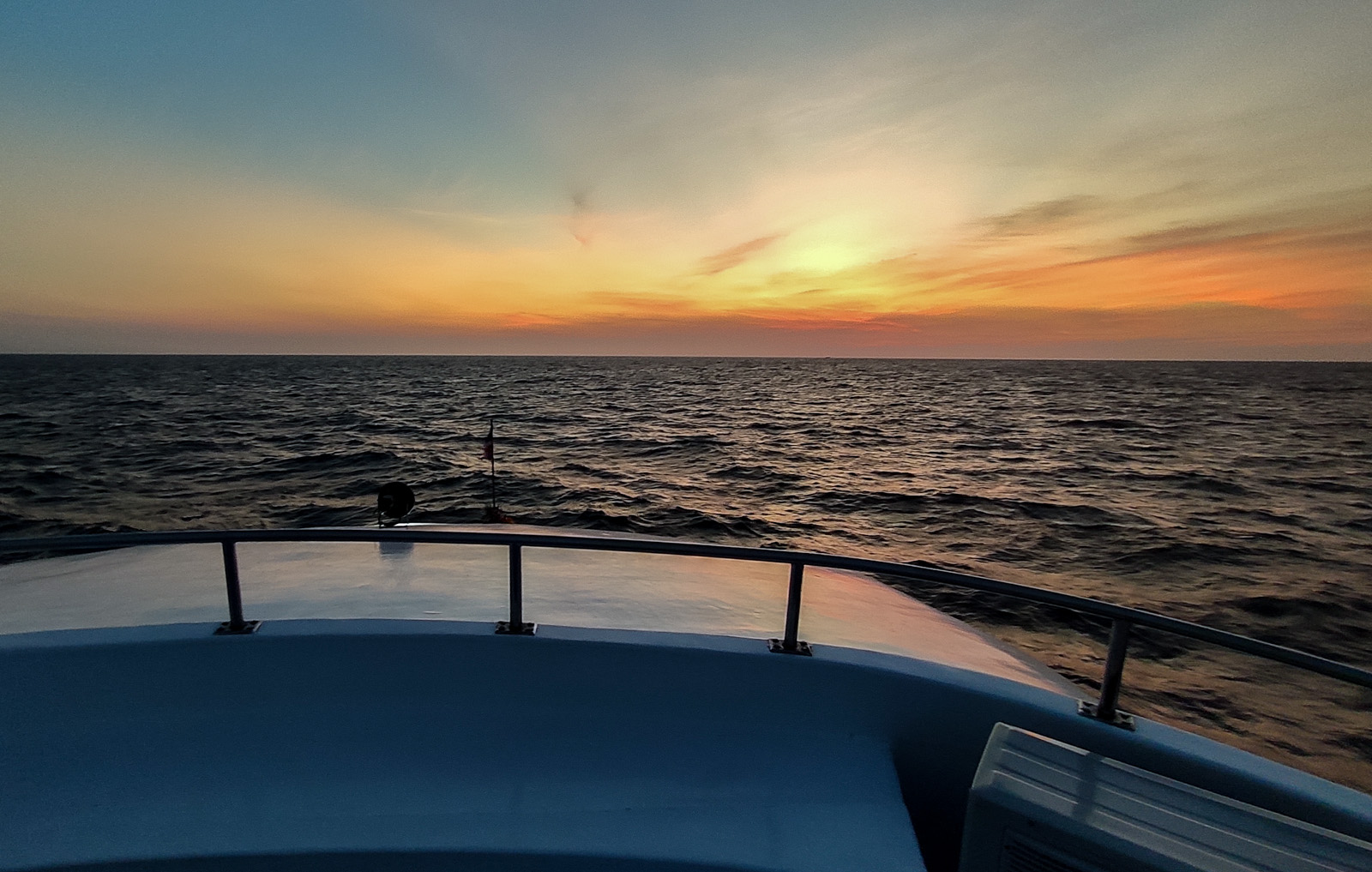 thailand thaiföld szafari liveaboard boat sunset andaman